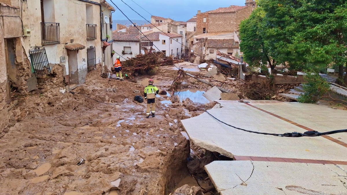 eec94d92-7ef7-4e0c-a8ec-d78ee8436f36